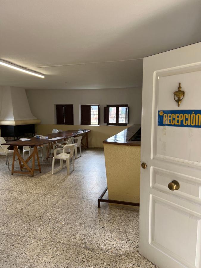 Albergue Municipal Hostel Сан Мартин дел Камино Екстериор снимка