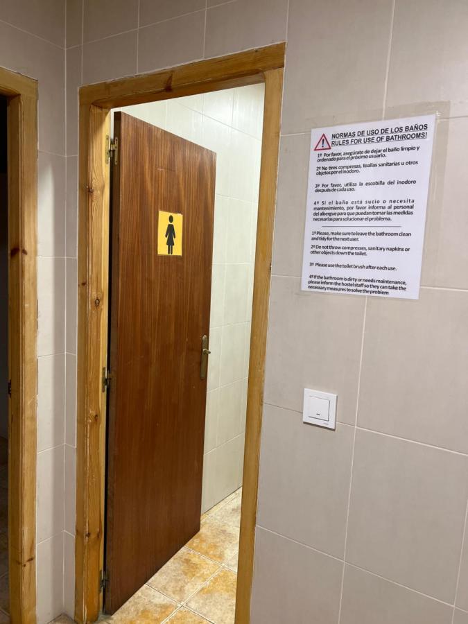 Albergue Municipal Hostel Сан Мартин дел Камино Екстериор снимка