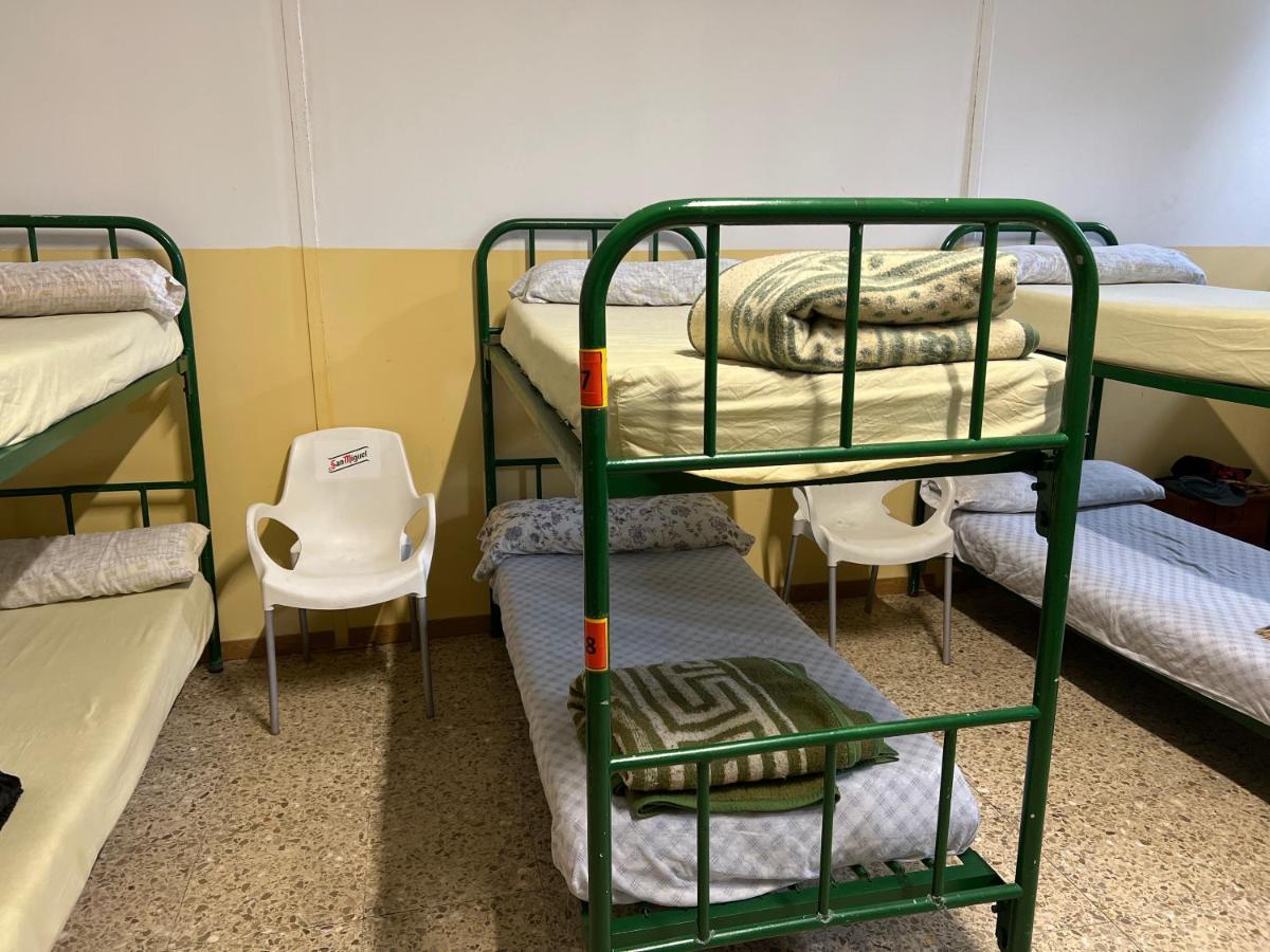 Albergue Municipal Hostel Сан Мартин дел Камино Екстериор снимка